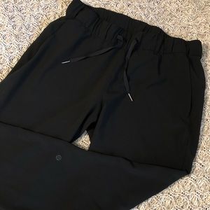 NWOT LULULEMON on the fly 10